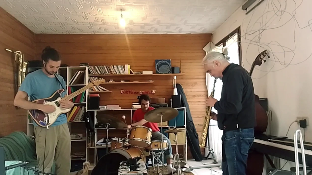 Free Improv Trio Agen - Lukas Suzzi